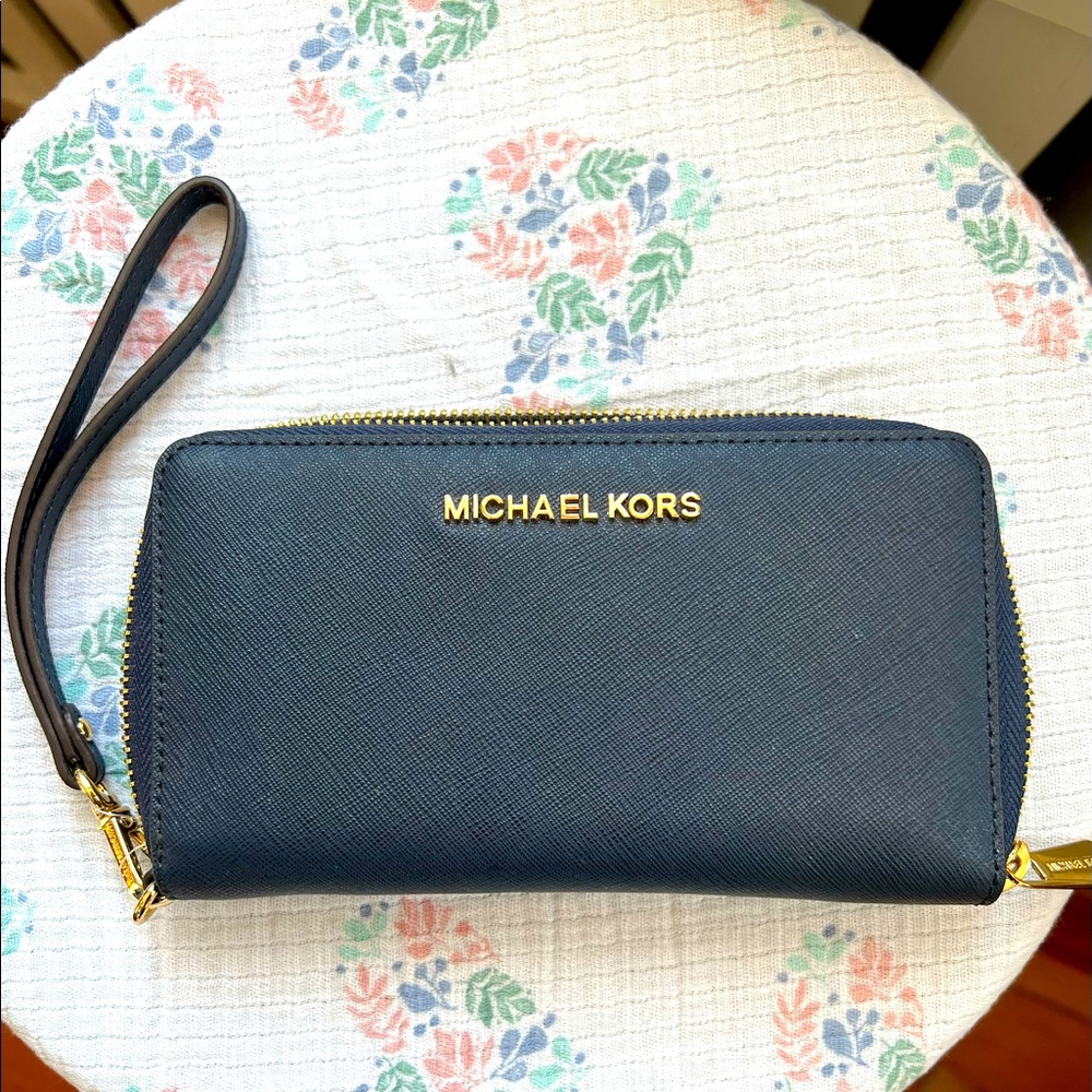NWT Michael Kors Jetset wallet in navy